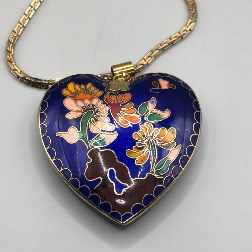Vintage cloisonne statement size heart pendant necklace.